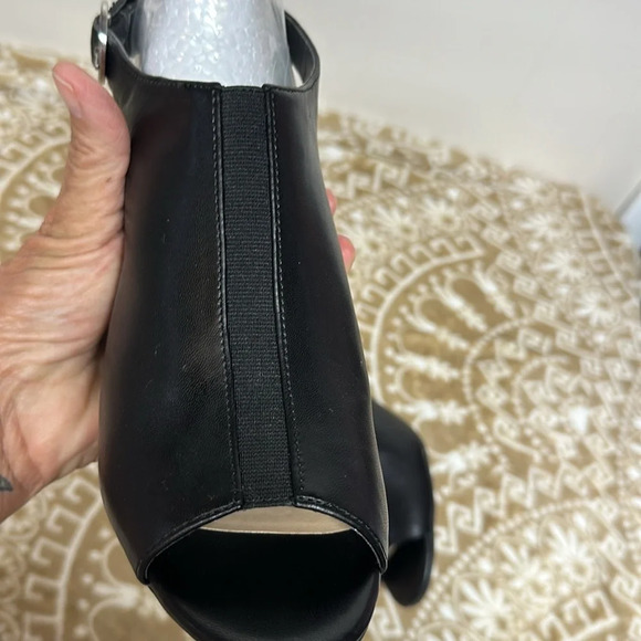 ALFANI Womens Black Padded Step Flex Peep Toe Stacked Heel Buckle Bootie 9.5 - Picture 8 of 10